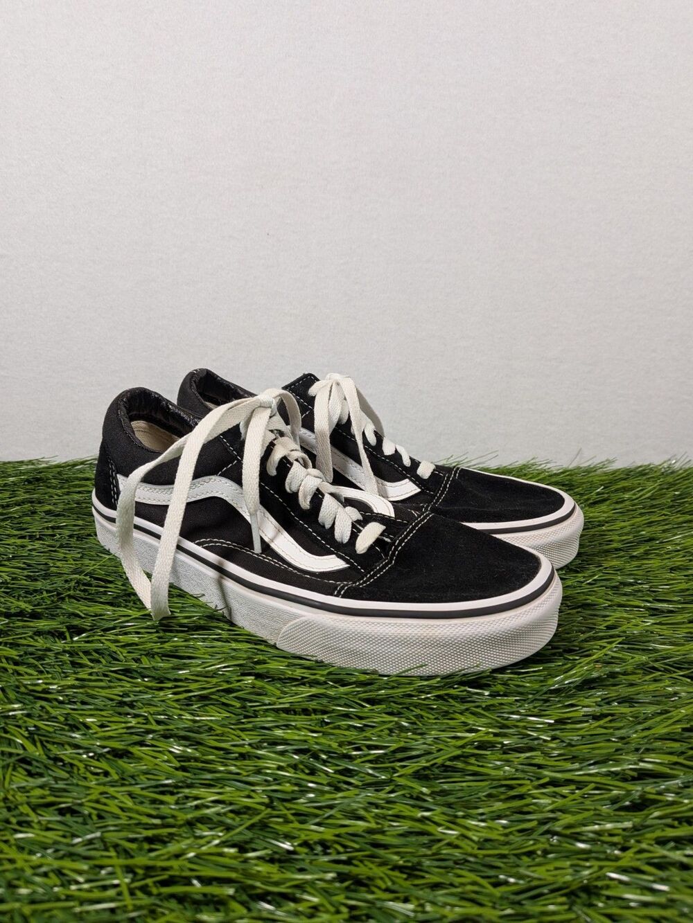Vans Old Skool Shoes Womens Size 8.5 Black White Low Top Skate Sneakers Classic